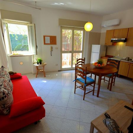 Naxos Sea Holiday Apartments จีอาร์ดีนี นักซอส ภายนอก รูปภาพ