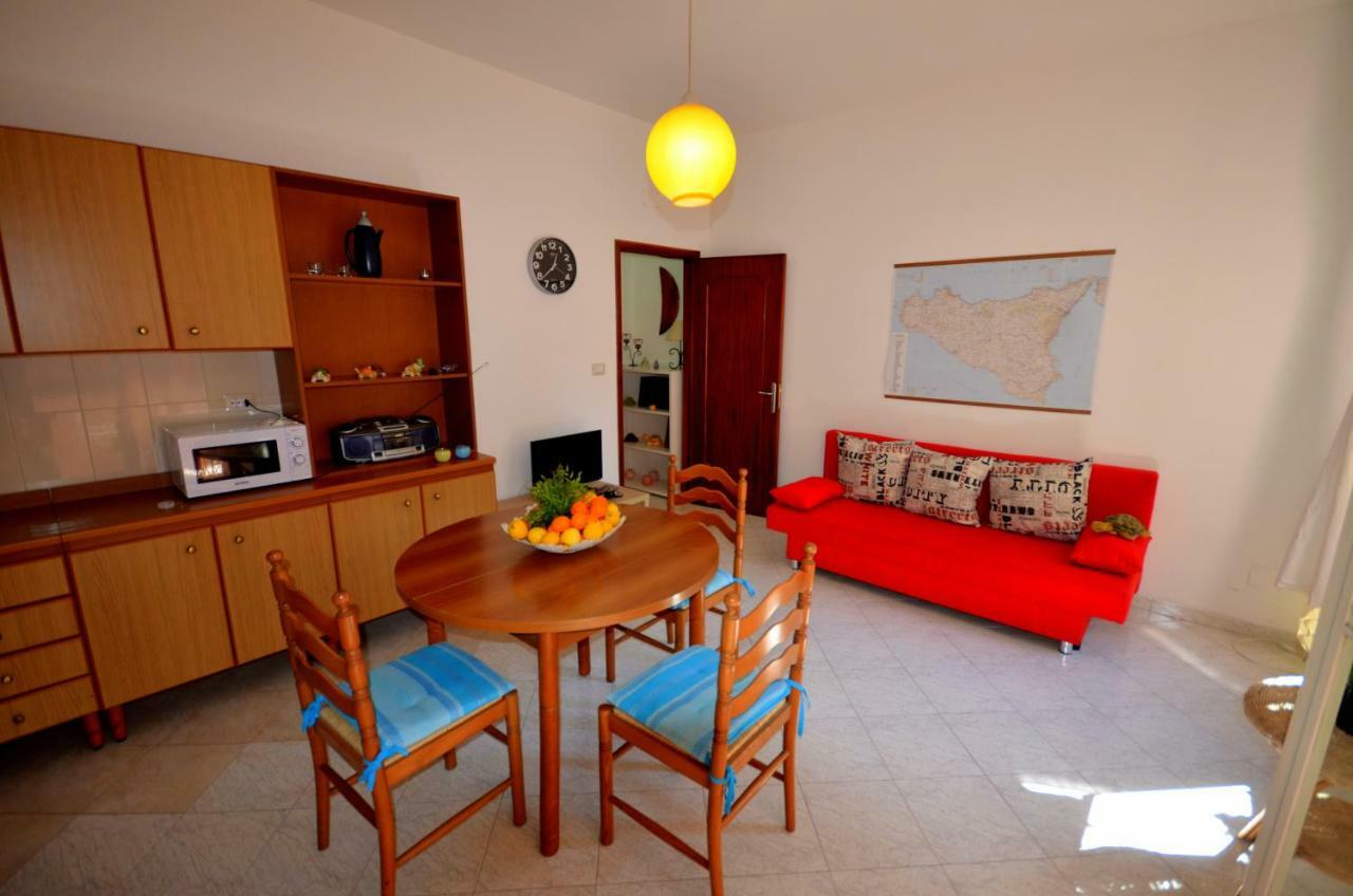 Naxos Sea Holiday Apartments จีอาร์ดีนี นักซอส ภายนอก รูปภาพ